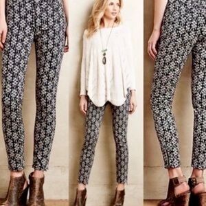 ANTHROPOLOGIE PILCRO Women's size 4 27 Navy‎ White Ikat Print Serif Sateen Pants